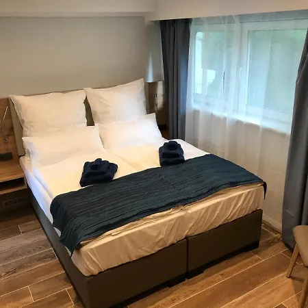 Stayhome Tossens 布特亚丁根