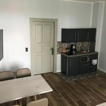 Stayhome Tossens 4*